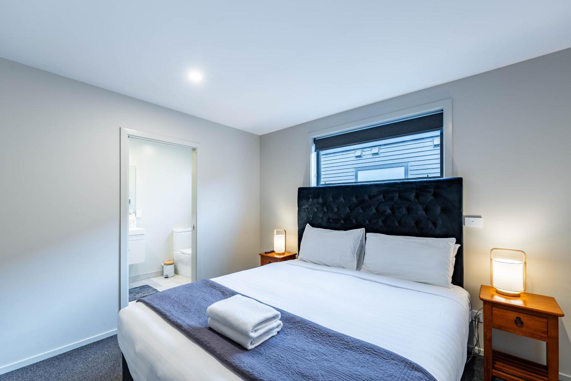 Outlet Sanctuary Villa Wanaka Exterior photo